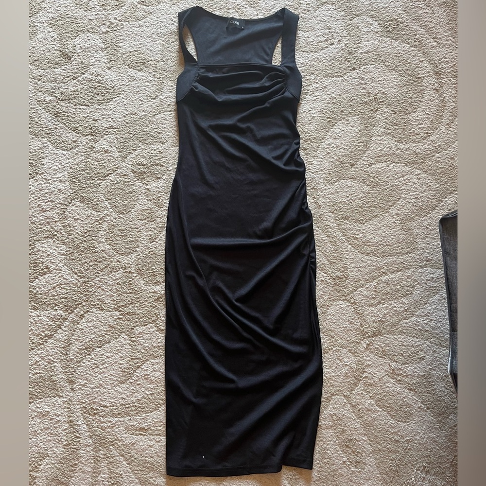 black slim dress